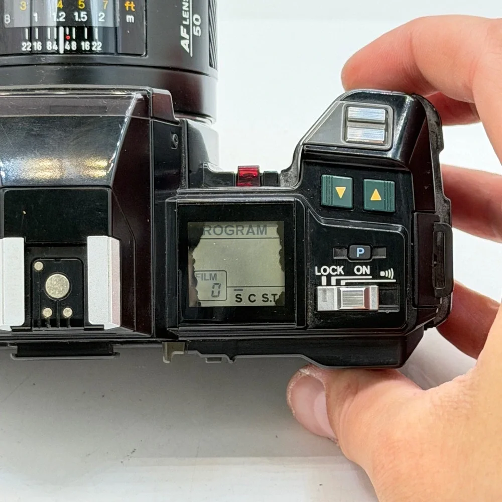 Minolta Maxum 7000 AF 35mm Film SLR Camera with 50mm f1.7 Lens and Strap WORKS